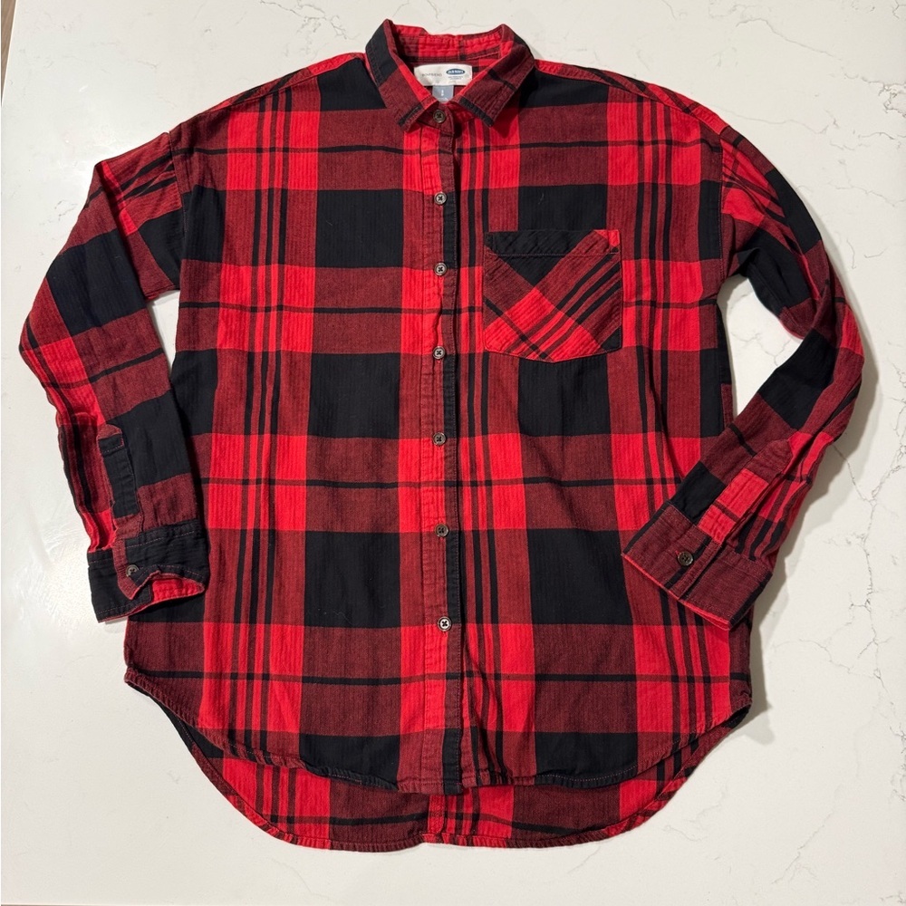 Old Navy Red and Black Plaid Women's Button Down Shirt, Size Small